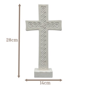 Tischkreuz aus Naturstein – 28 cm – Handgefertigtes Steinkreuz mit Flechtmuster